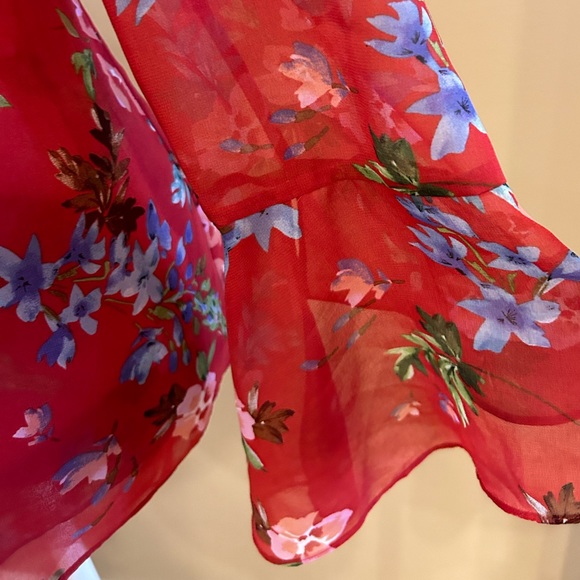 Sold~Cabi Devoted Blouse Red Floral Bell Sleeves Multi Color Layered Top, Size L - Picture 4 of 9